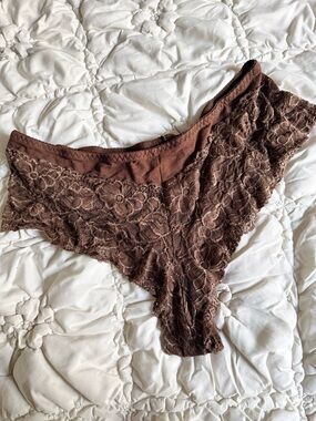 Ladies Lace Bikini Thong Panties - Chocolate Latte Brown Women’s Intimates